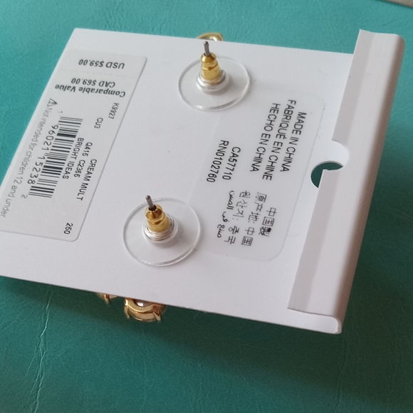 Kate Spade New York Bright Ideas Pearl Cluster Earrings - Picture 6 of 8